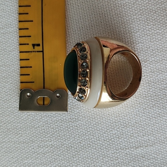 BR Elegant Emerald Vintage Style Rng - Picture 10 of 13